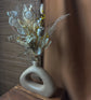 Vase mit Trockenblumenstrauß Beige